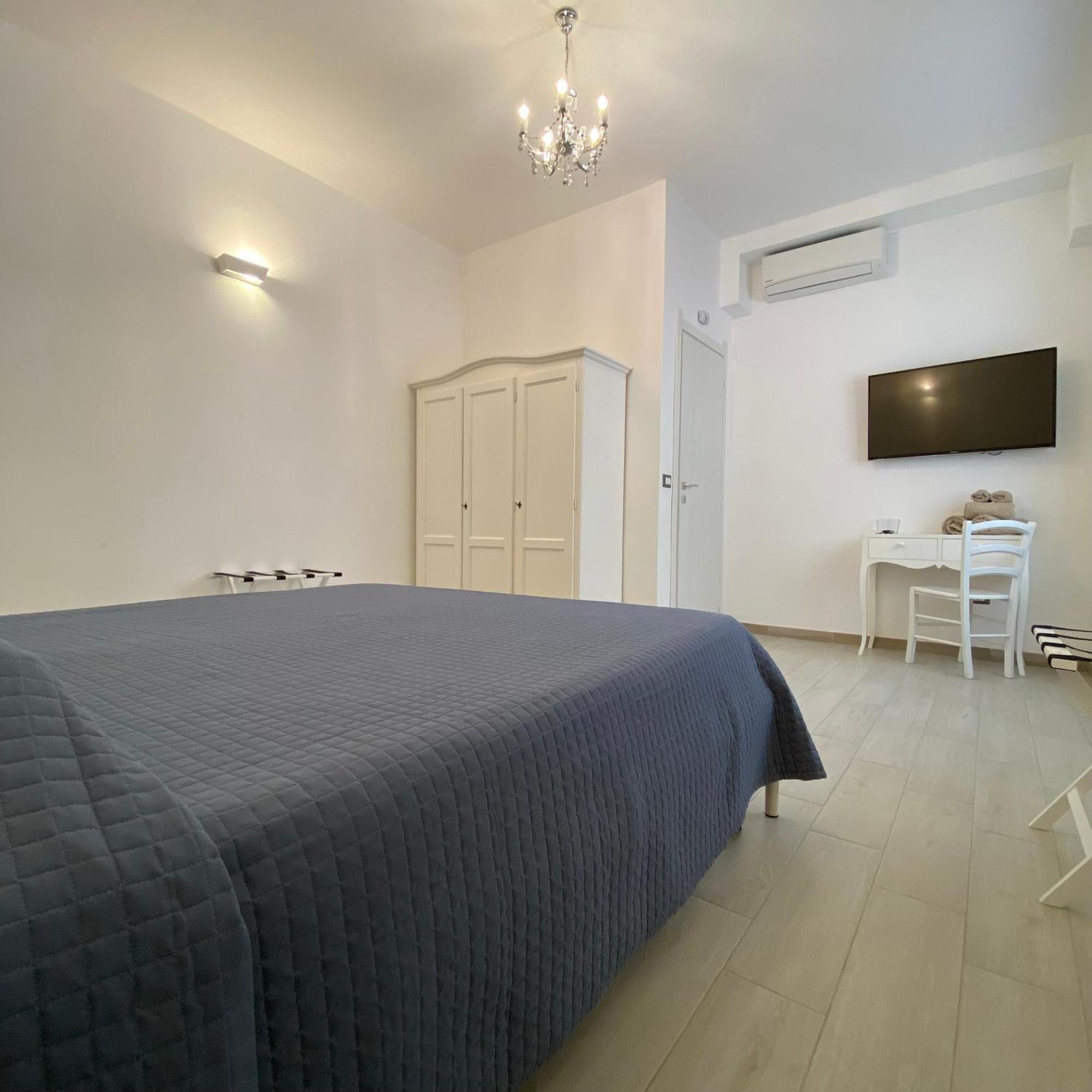 Lovely Apartment - Gocciadimare - Альгеро Экстерьер фото